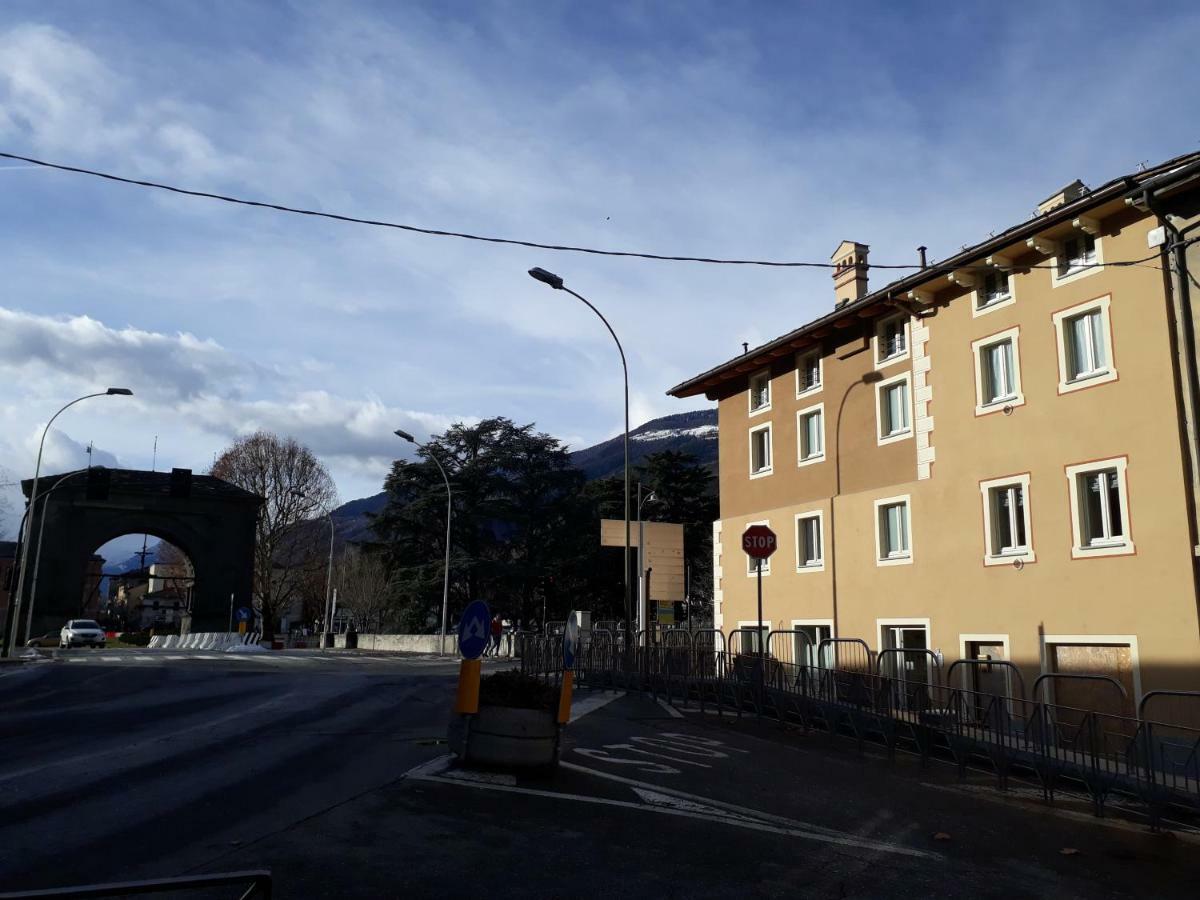 Aosta Romana Case Vacanza المظهر الخارجي الصورة
